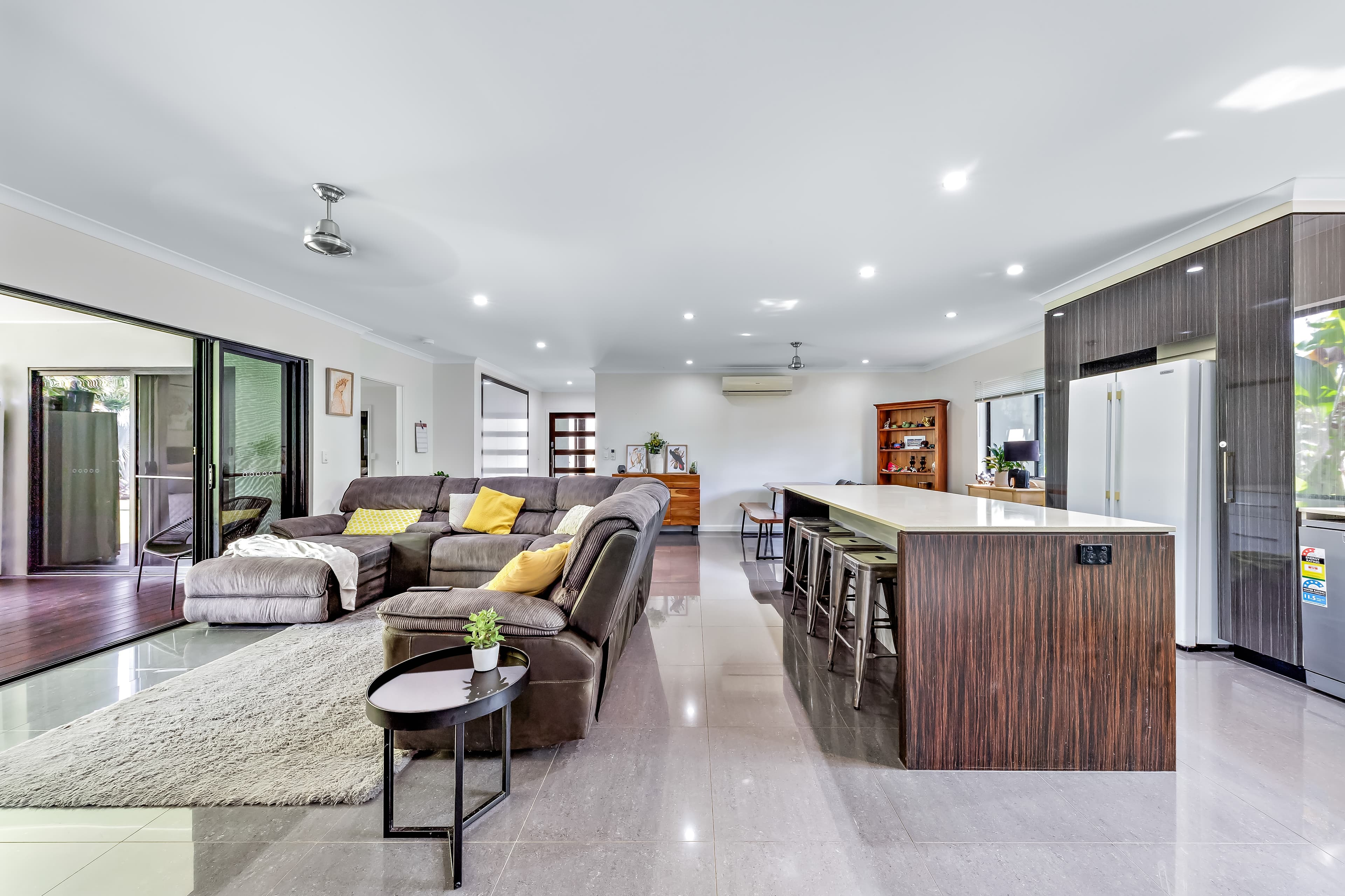 35 Sunset Drive, Jubilee Pocket - Thumbnail 2