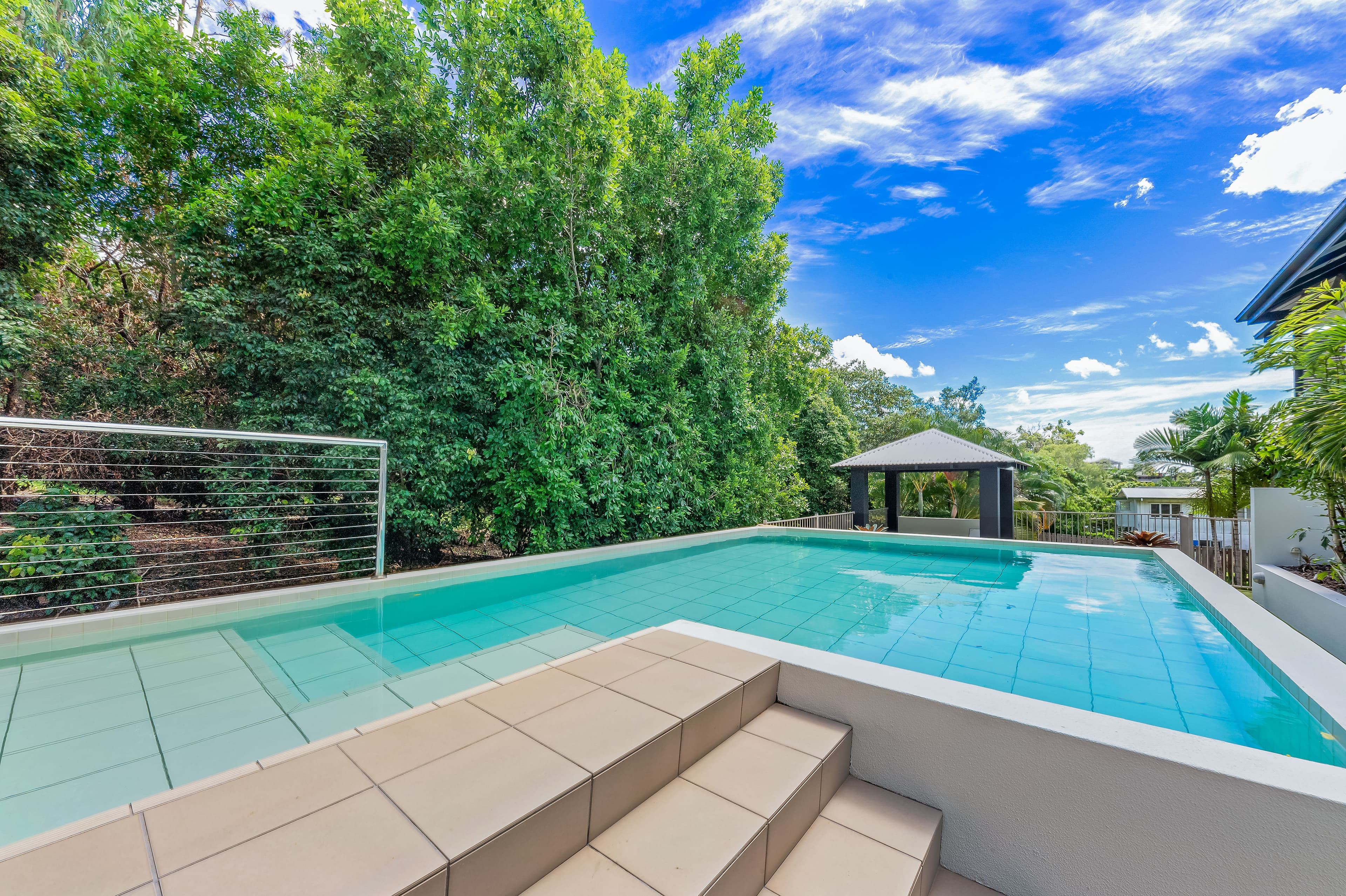 10/14 Waterson Way, Airlie Beach - Image 1