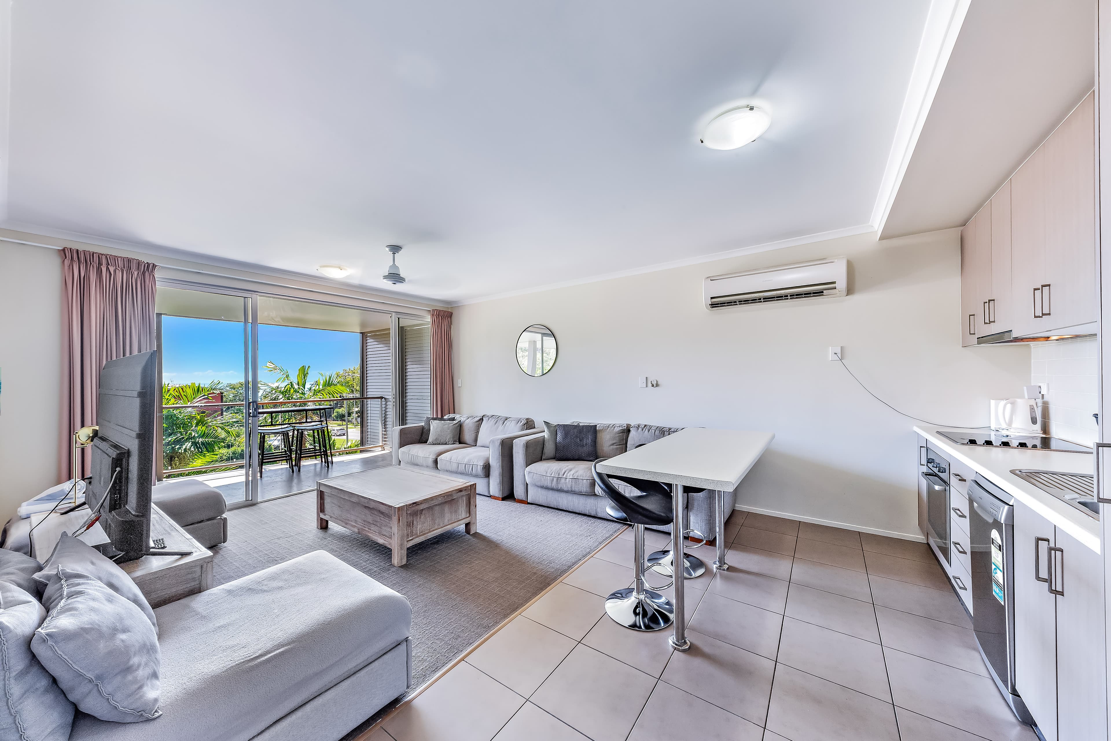 10/14 Waterson Way, Airlie Beach - Thumbnail 6