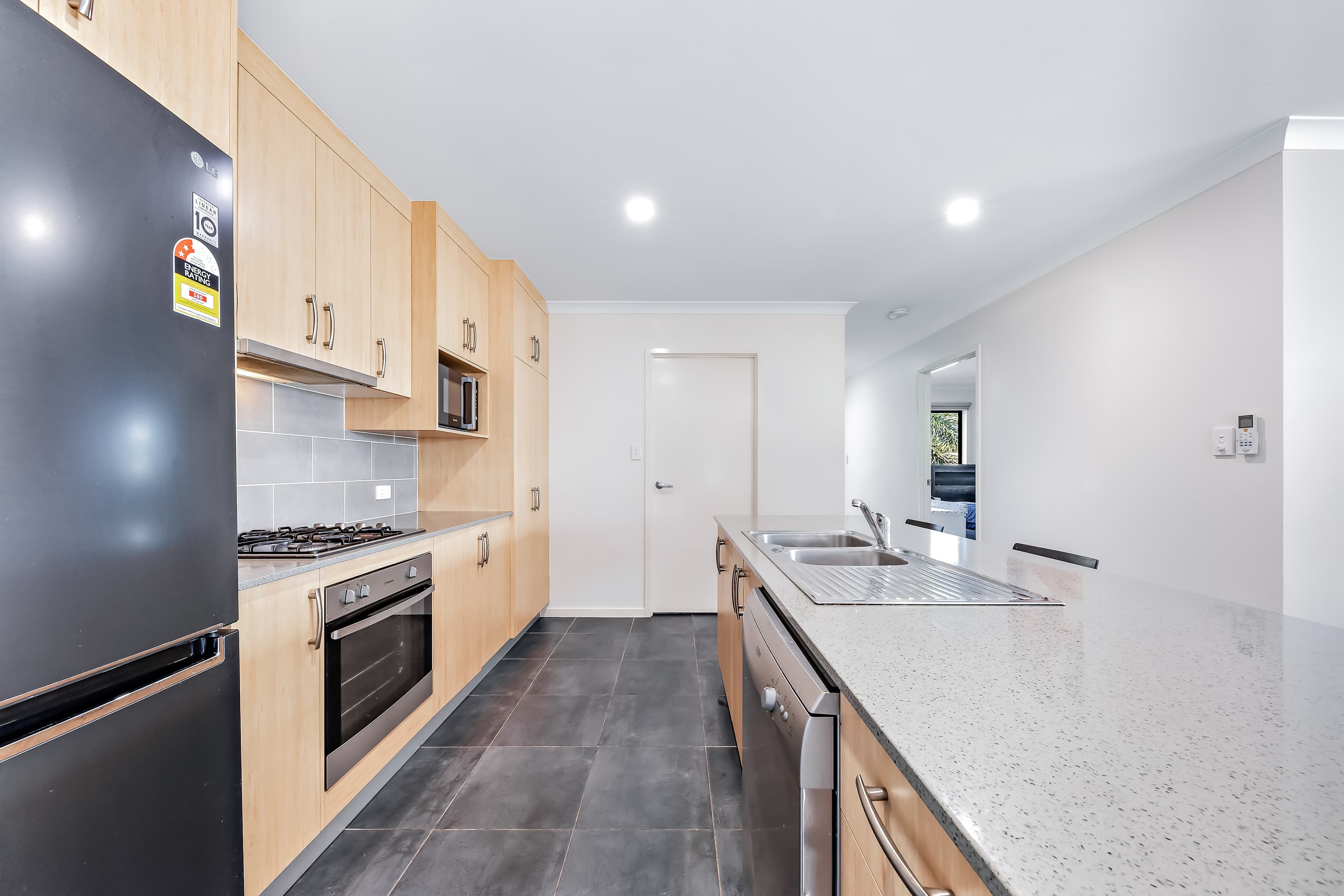 29 Lemau Court, Jubilee Pocket - Thumbnail 5
