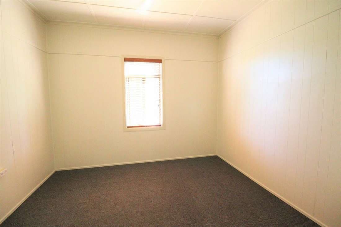 48 Burke Street, Ayr - Thumbnail 8