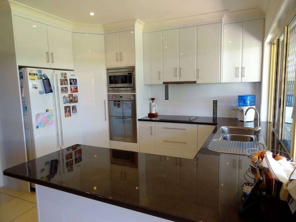 1 Lillee Street, Glenella - Thumbnail 6