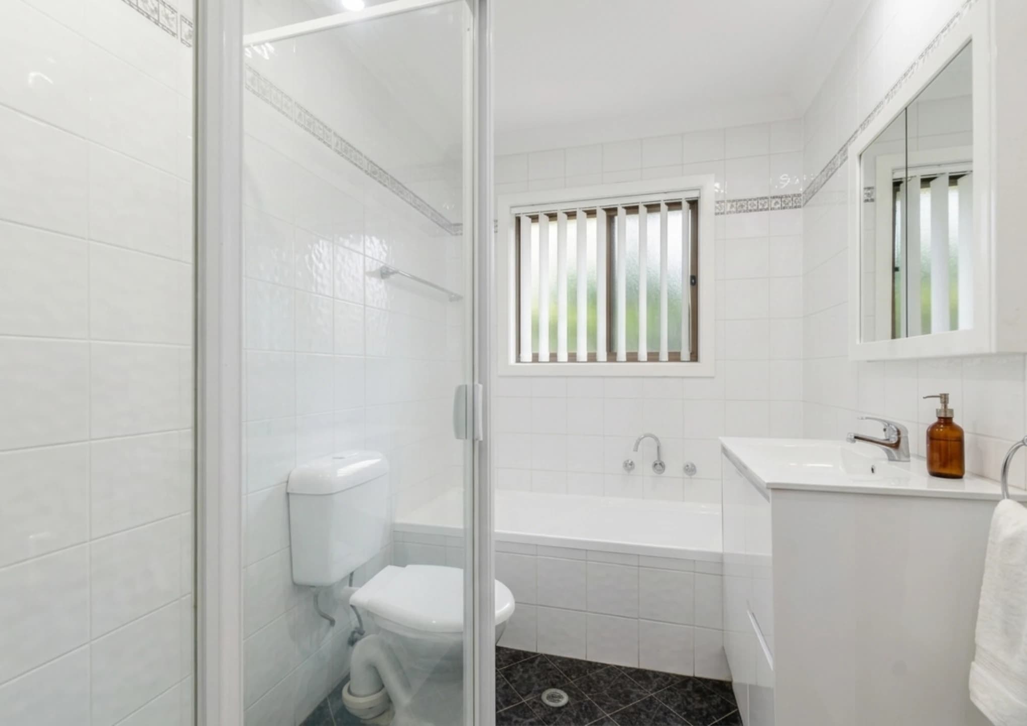 32 & 32a Waratah Avenue, Casula NSW 2170, Casula - Thumbnail 5