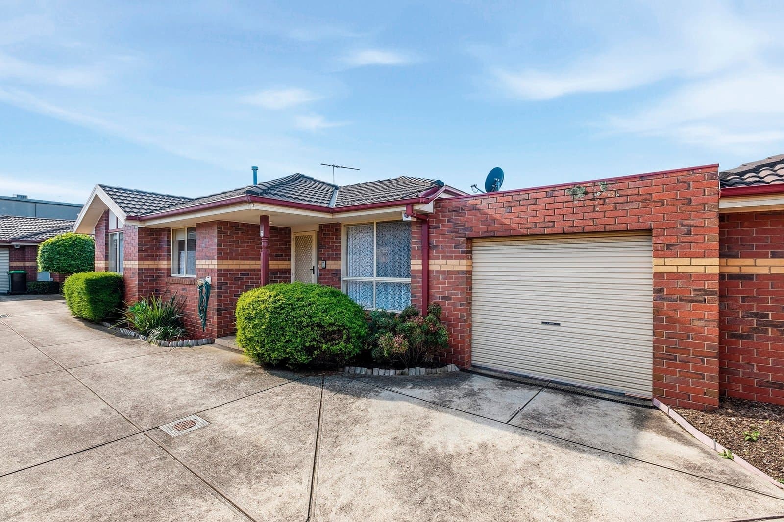 2/52 Mcintosh Street,
                        
                    
                    
                        
                            Airport West, Airport West - Image 1
