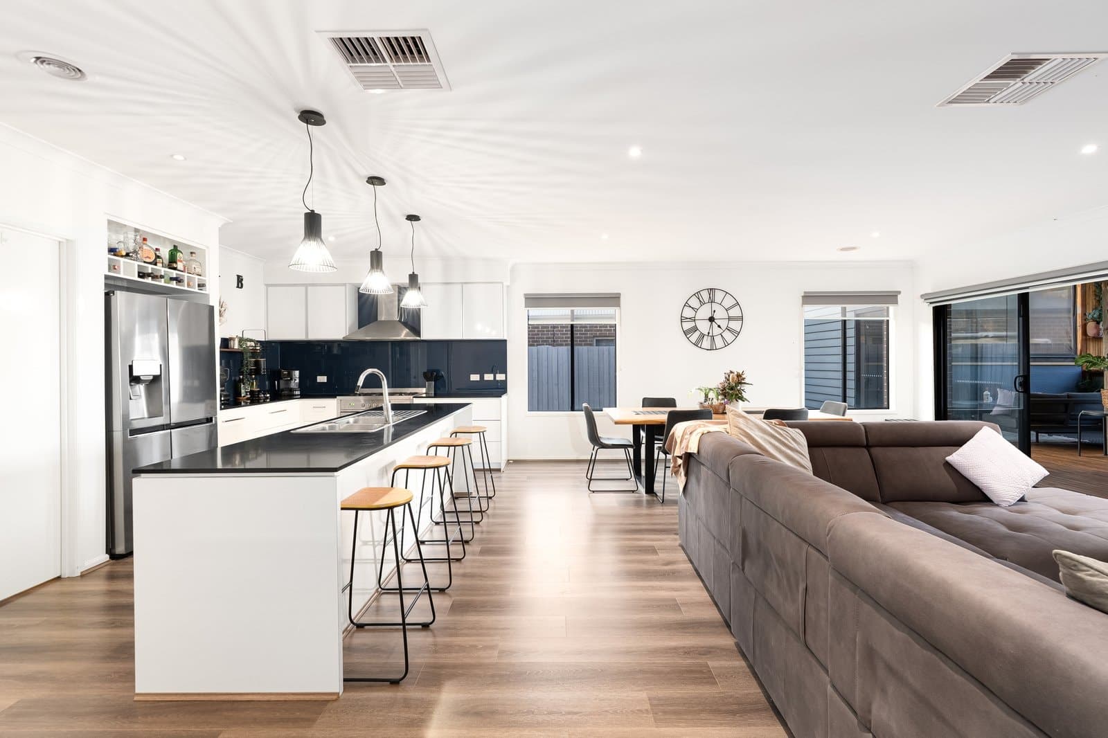 38 Pienza Way,
                        
                    
                    
                        
                            Leopold, Leopold - Thumbnail 5