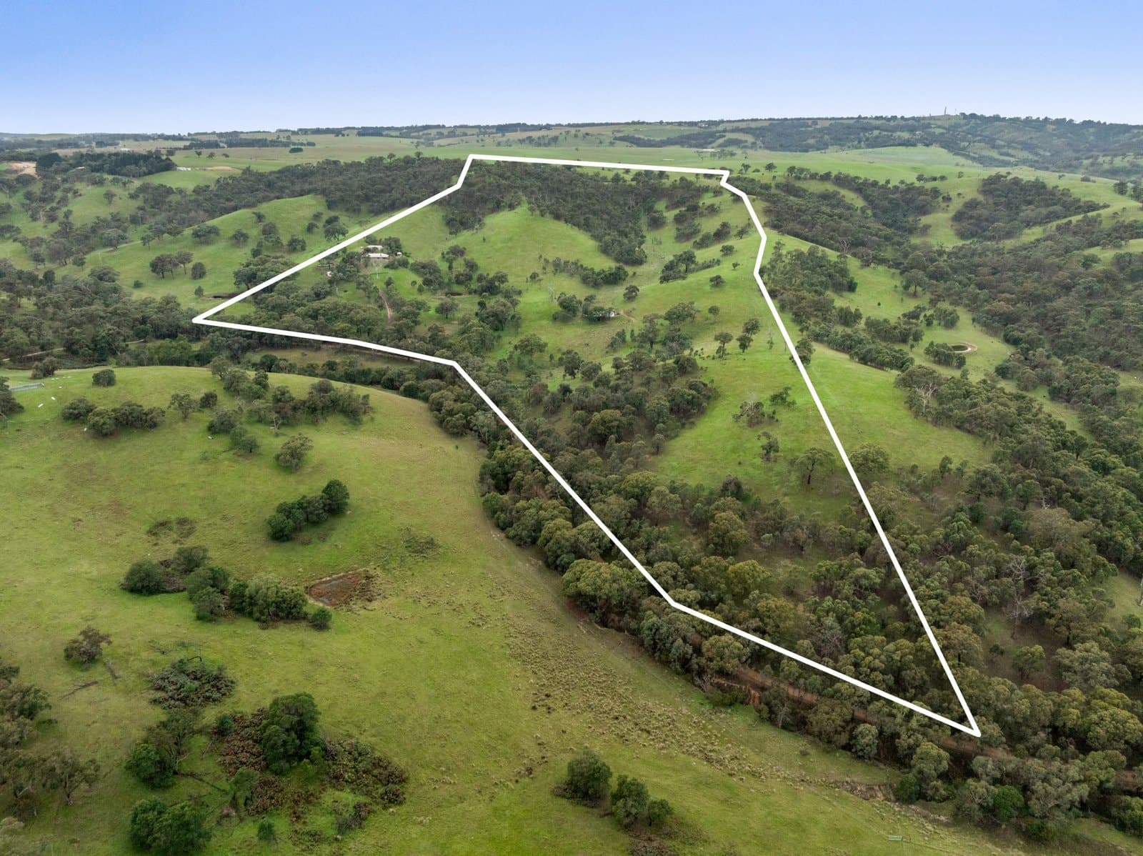 360 Simons Hill Road,
                        
                    
                    
                        
                            Wallan, Wallan - Thumbnail 2