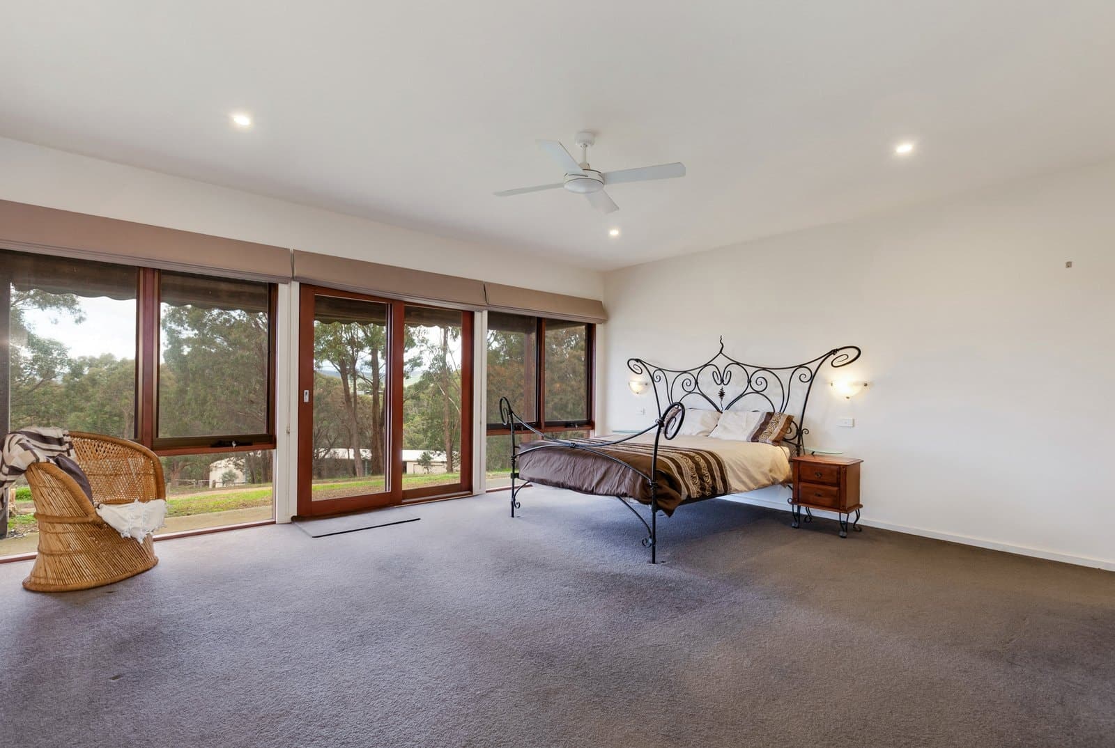 360 Simons Hill Road,
                        
                    
                    
                        
                            Wallan, Wallan - Thumbnail 6