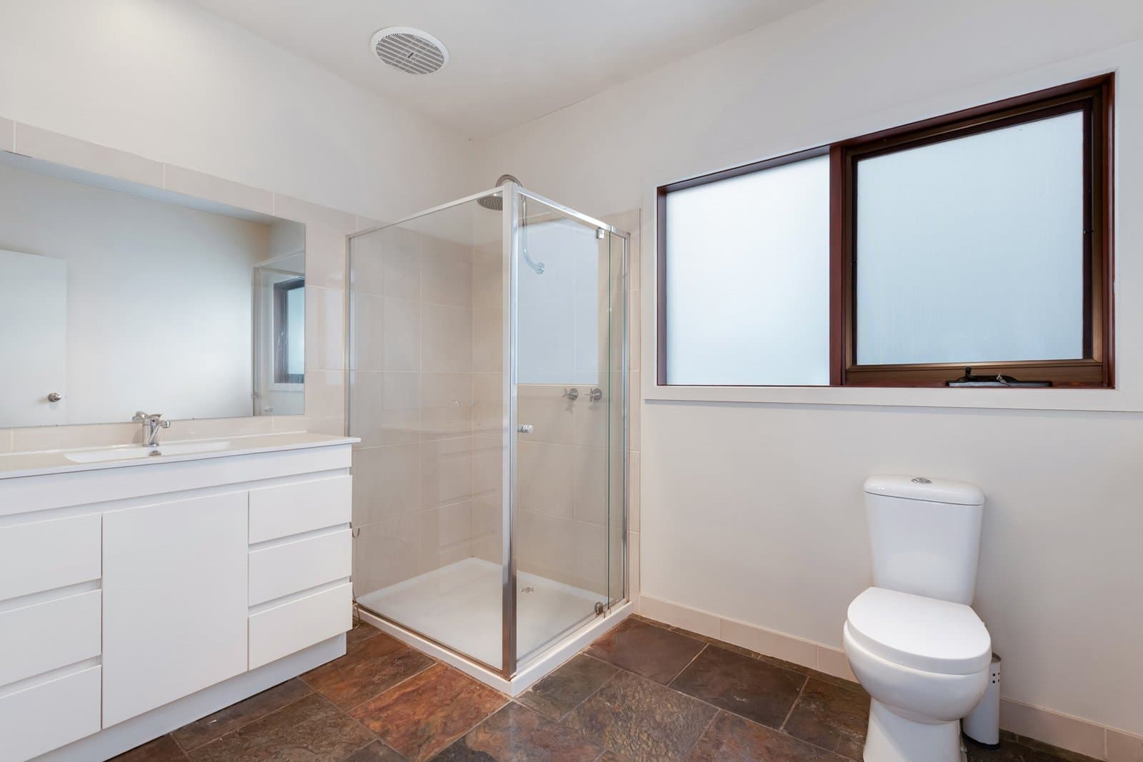 360 Simons Hill Road,
                        
                    
                    
                        
                            Wallan, Wallan - Thumbnail 7
