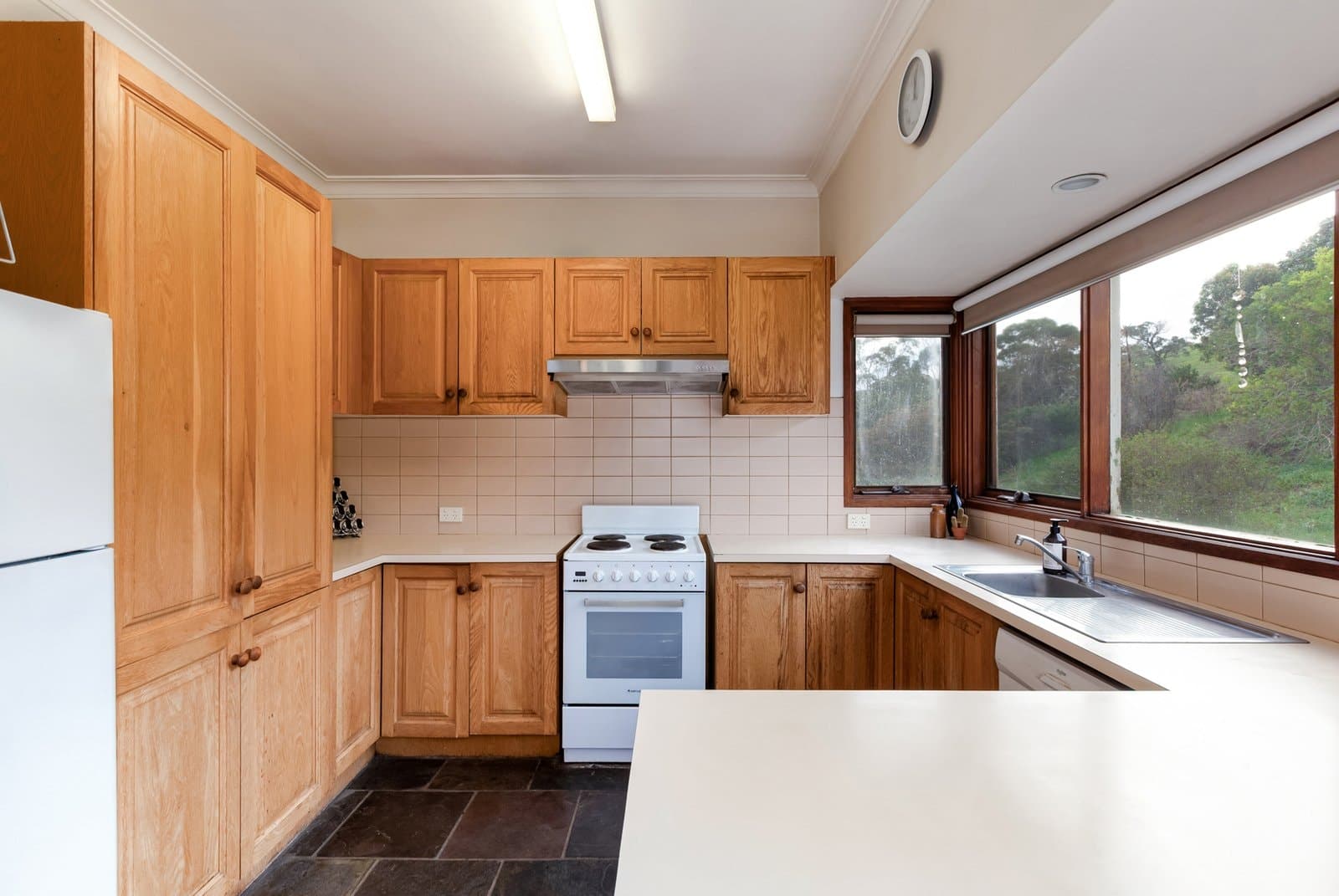 360 Simons Hill Road,
                        
                    
                    
                        
                            Wallan, Wallan - Thumbnail 8