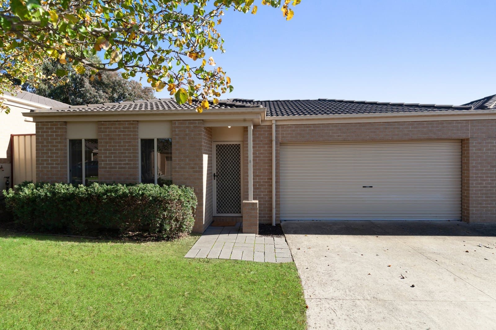 5/5 Eden Place,
                        
                    
                    
                        
                            Wallan, Wallan - Image 1