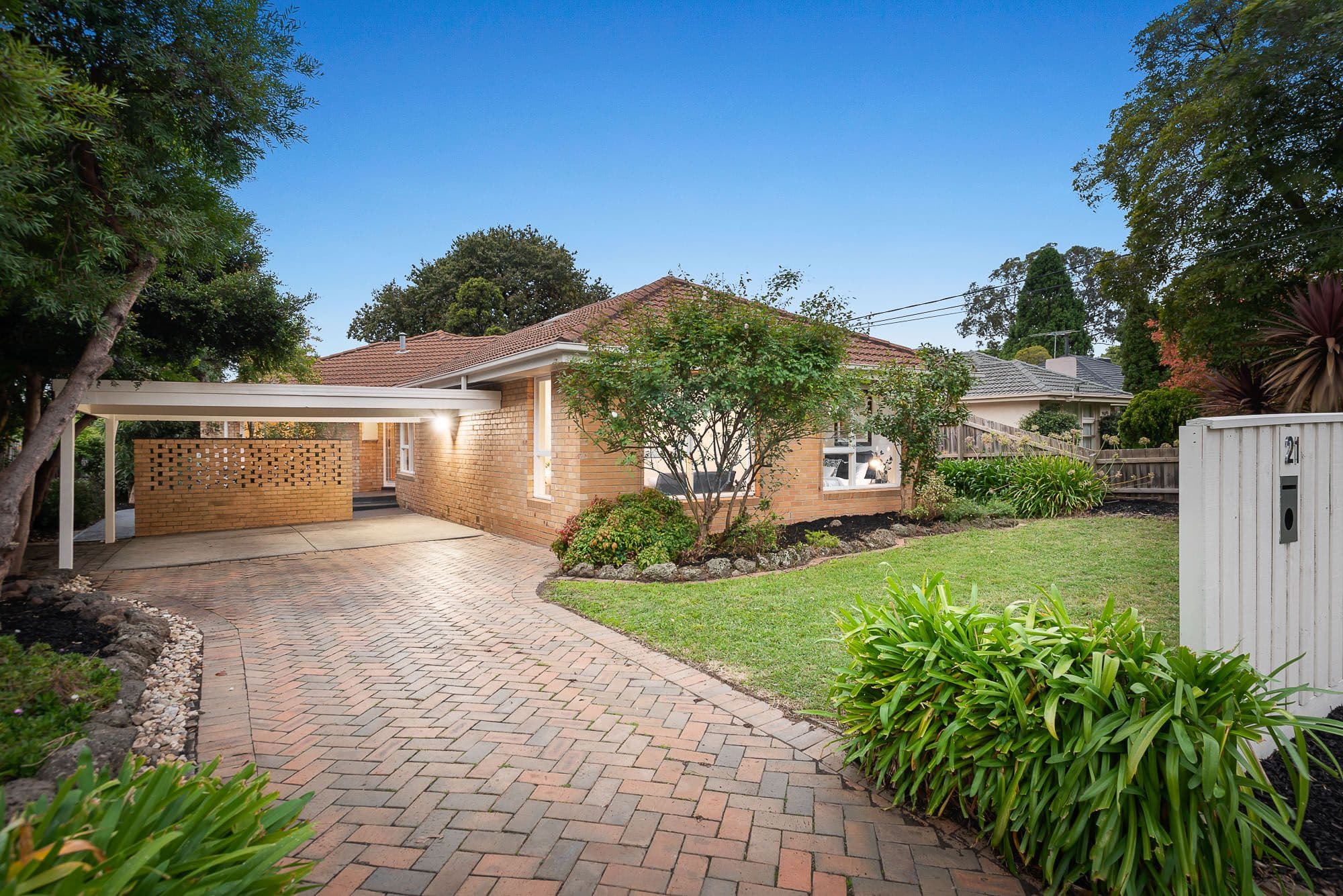 21 Paramount Avenue, Blackburn South VIC 3130, Blackburn South - Image 1