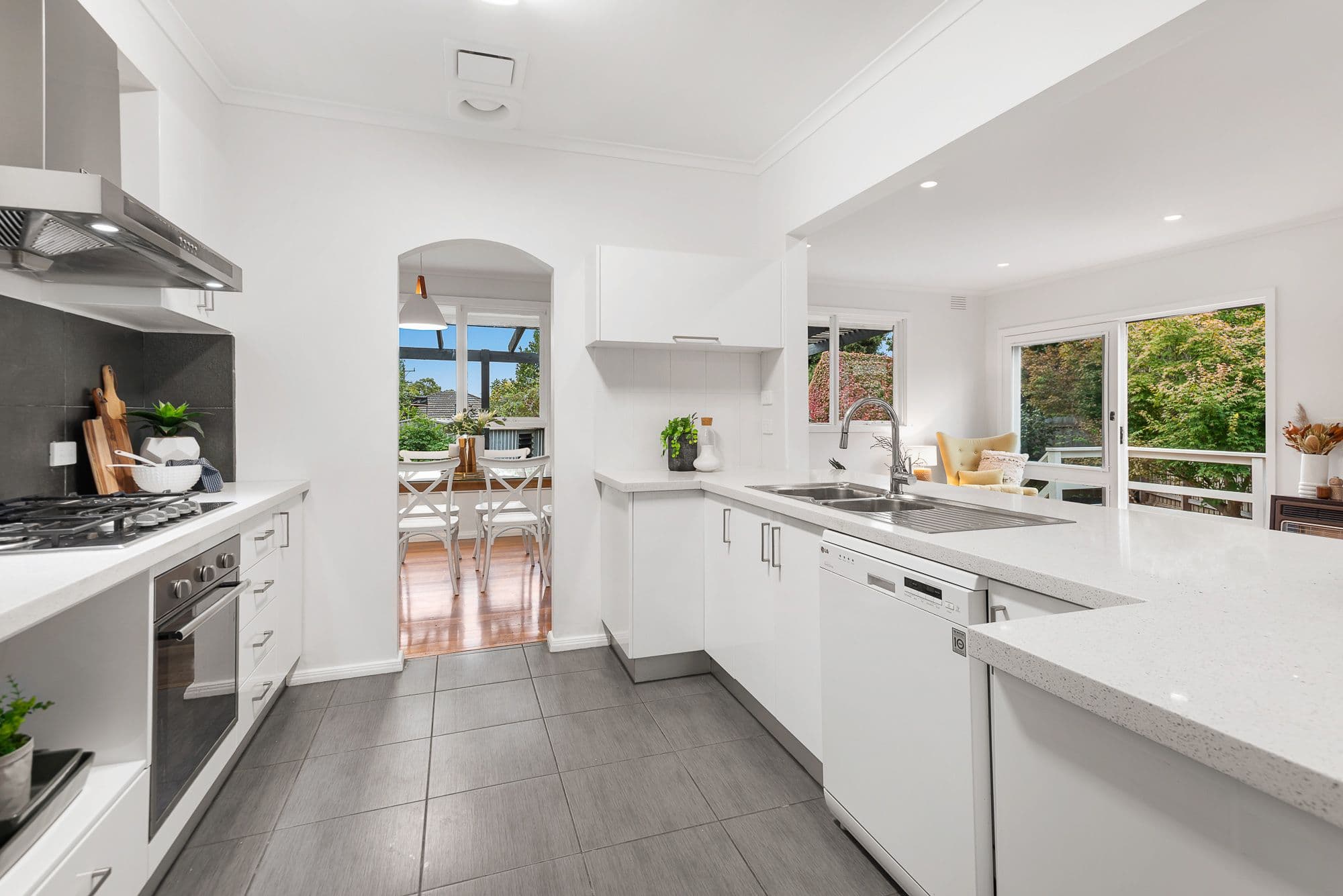 21 Paramount Avenue, Blackburn South VIC 3130, Blackburn South - Thumbnail 4