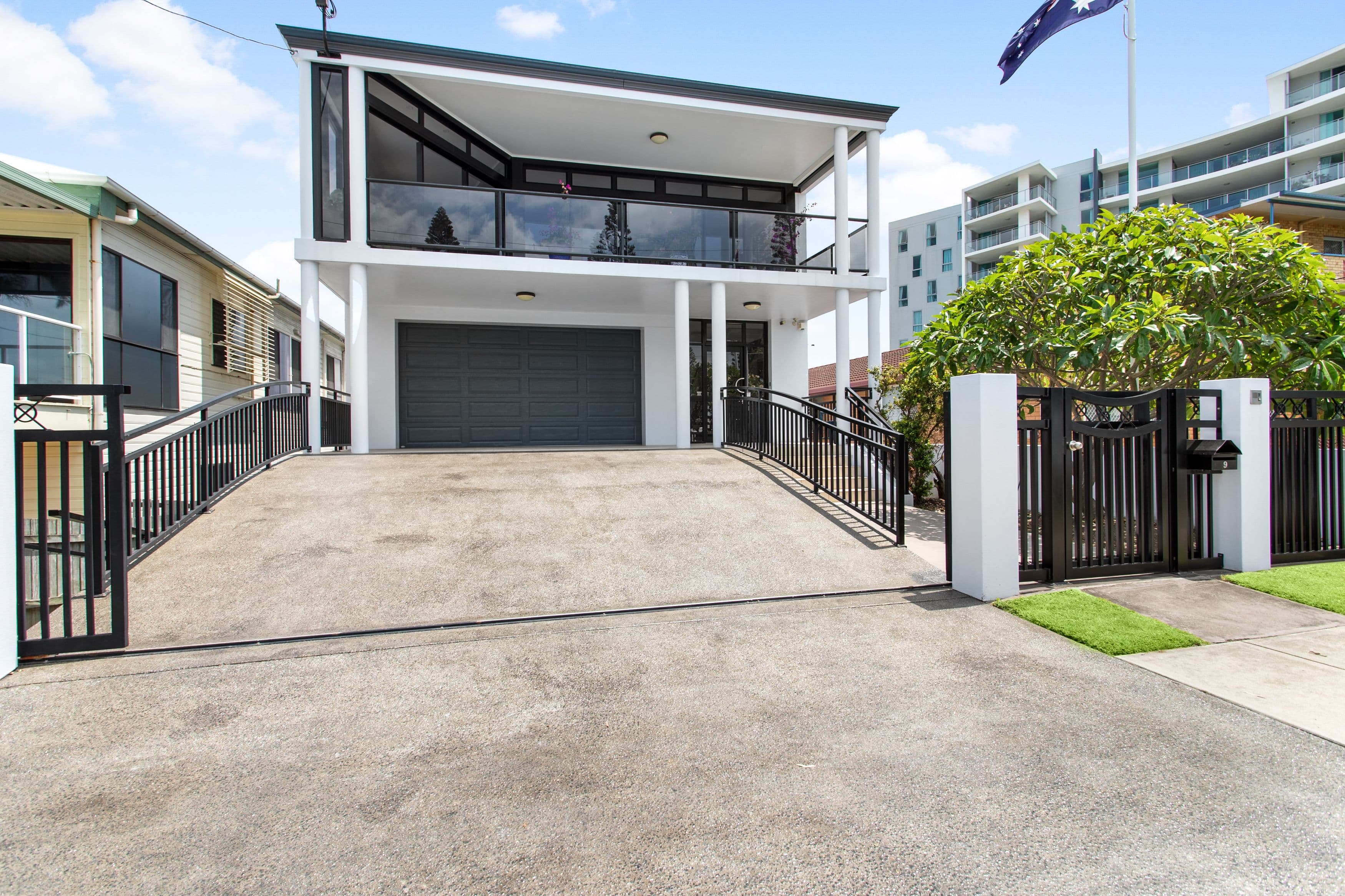 9 Marine Parade, Redcliffe QLD 4020, Redcliffe - Thumbnail 2