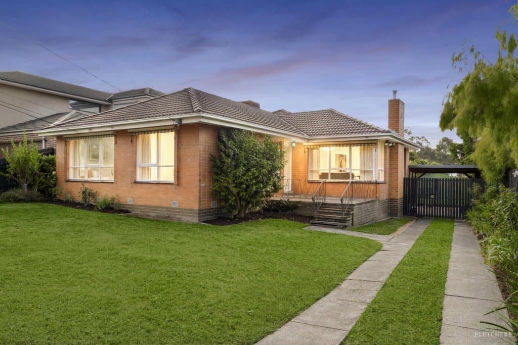9 Rodney Close, Blackburn South - Image 1