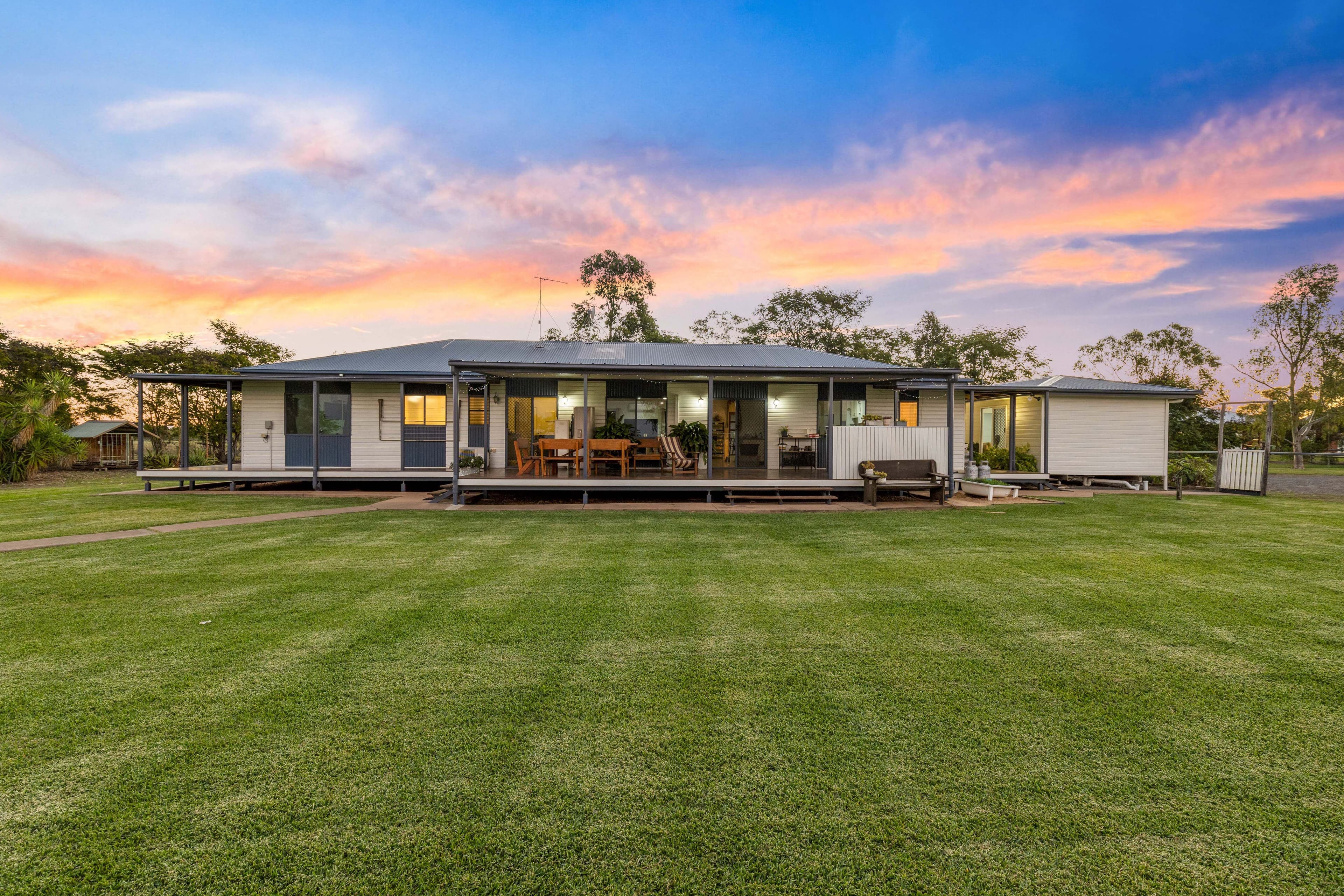 12 Edgewood Drive, Emerald QLD 4720, Emerald - Thumbnail 3