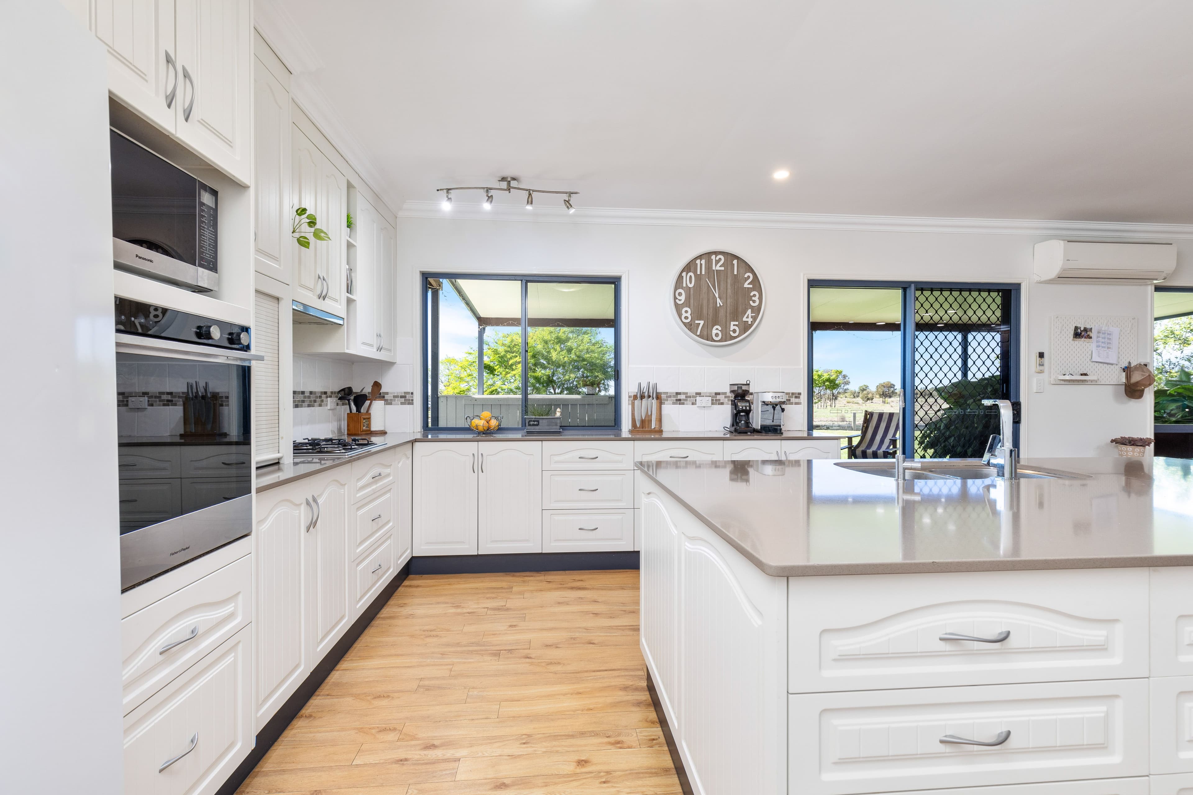 12 Edgewood Drive, Emerald QLD 4720, Emerald - Thumbnail 8