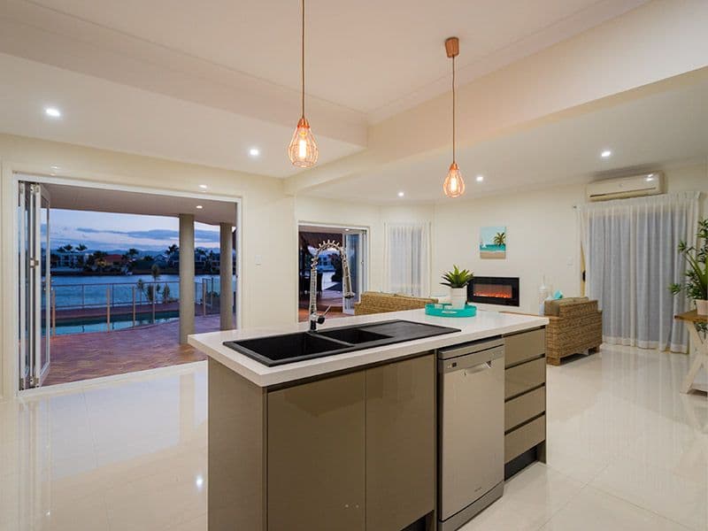 70 Santa Cruz Boulevard, Clear Island Waters QLD 4226, Clear Island Waters - Thumbnail 8