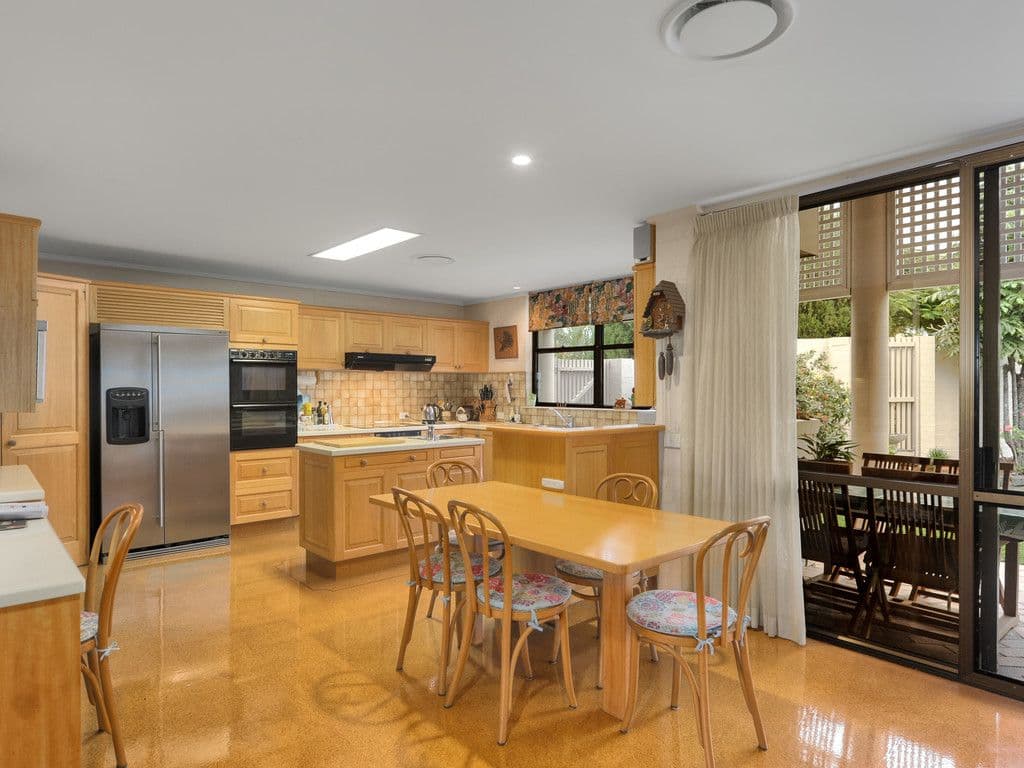 6 Carnoustie Court, Indooroopilly QLD 4068, Indooroopilly - Thumbnail 3