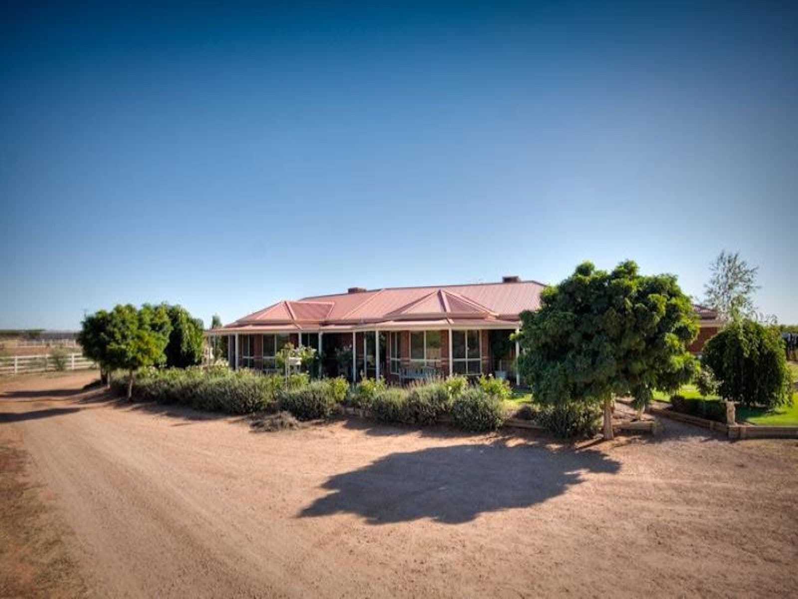 298 Millewa Road, Red Cliffs, VIC 3496, Red Cliffs - Thumbnail 2