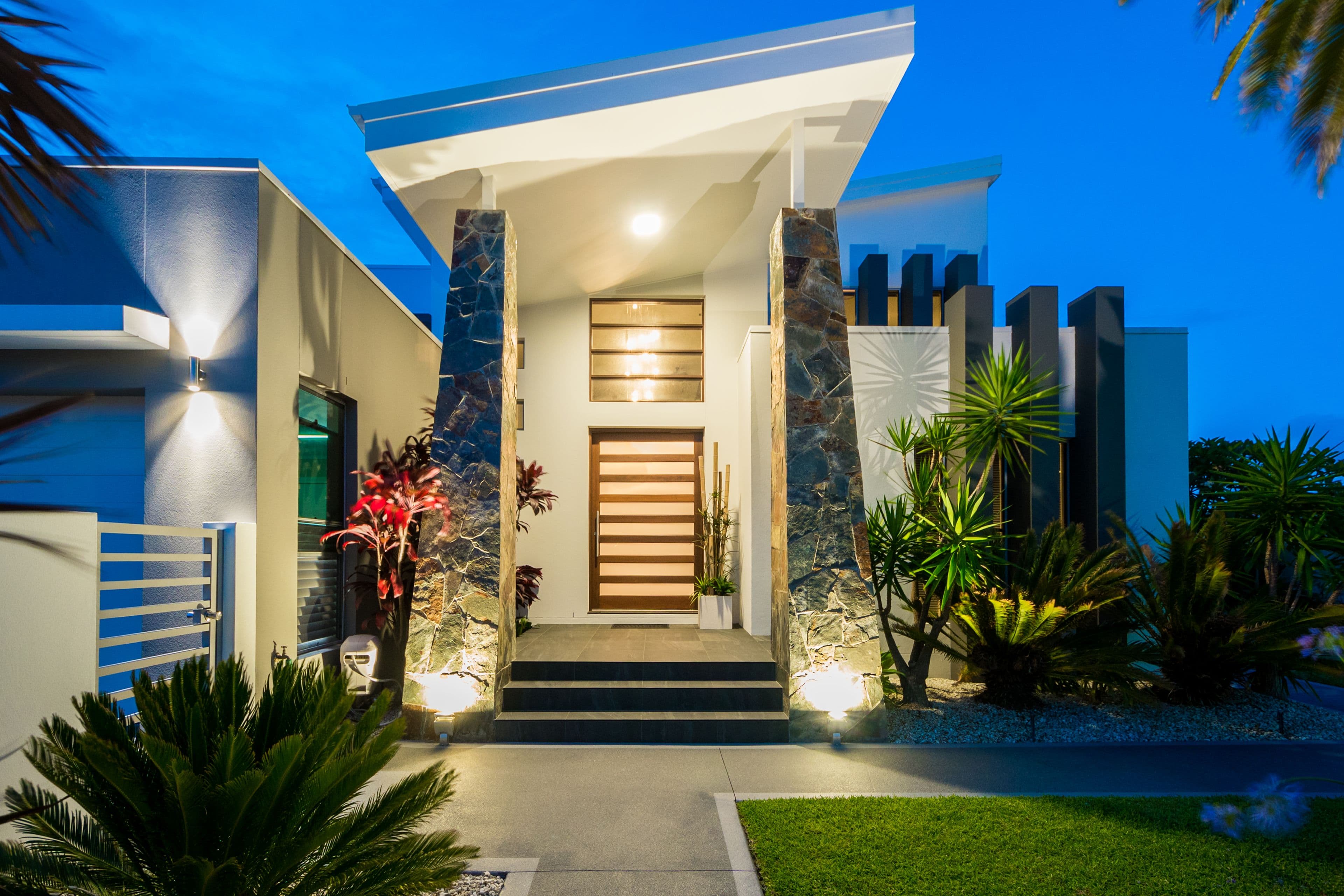 146 Sir Bruce Small Boulevard, Benowa Waters QLD 4217, Benowa - Image 1
