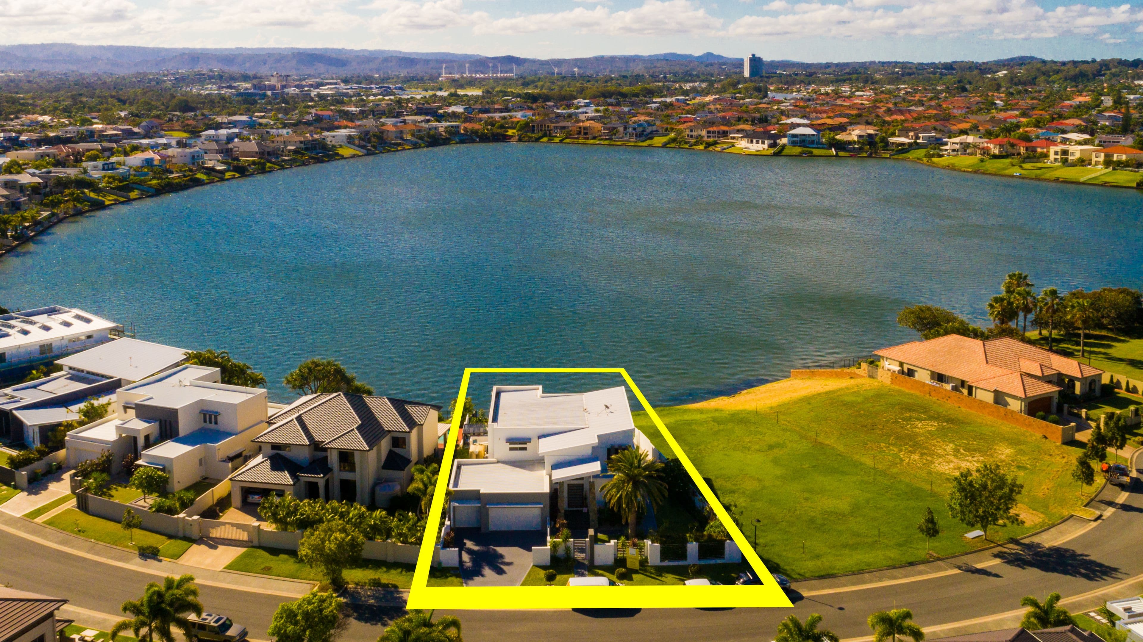 146 Sir Bruce Small Boulevard, Benowa Waters QLD 4217, Benowa - Thumbnail 2