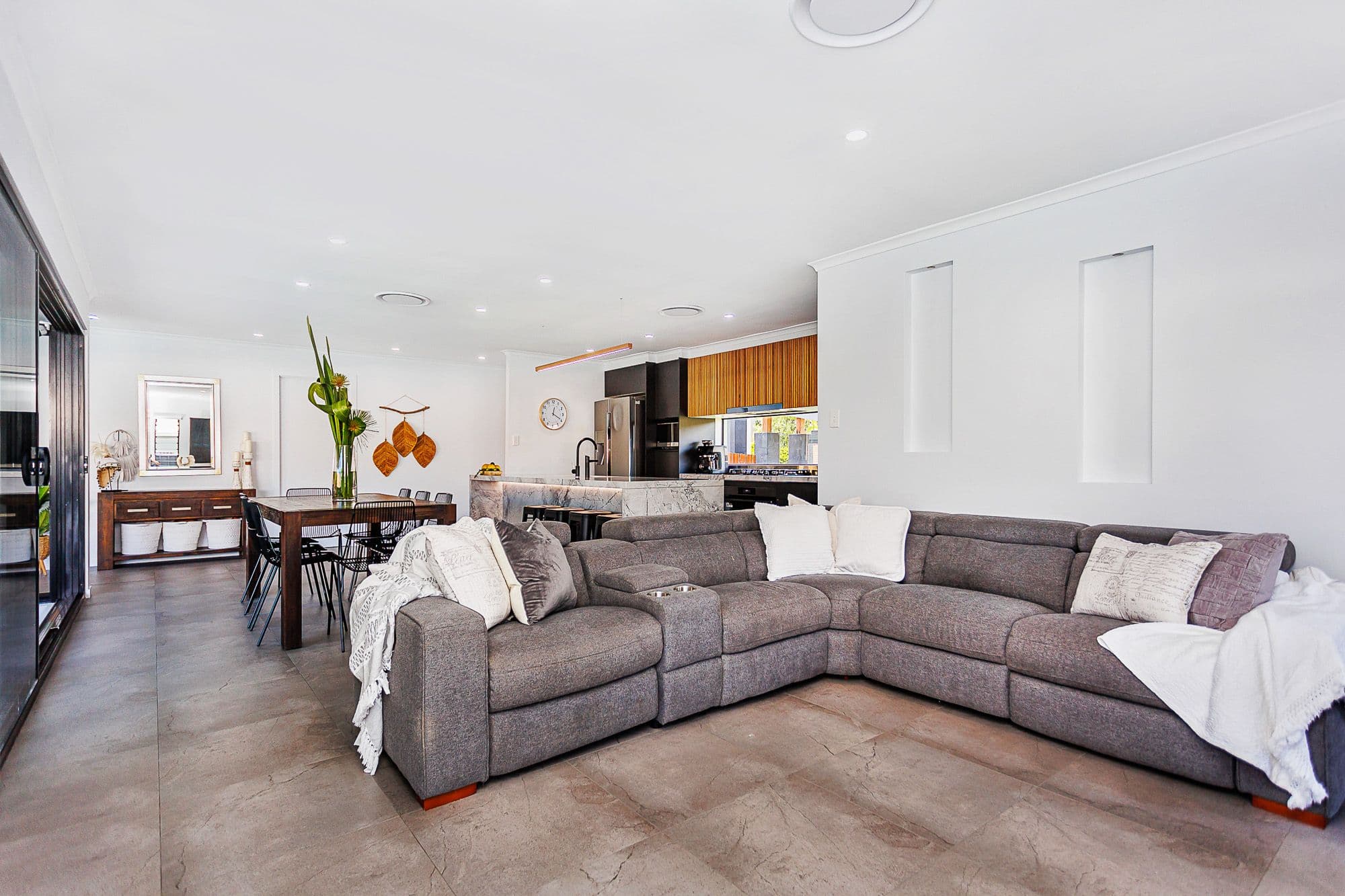 12 Piccadilly Place, Highland Park QLD 4211, Highland Park - Thumbnail 4
