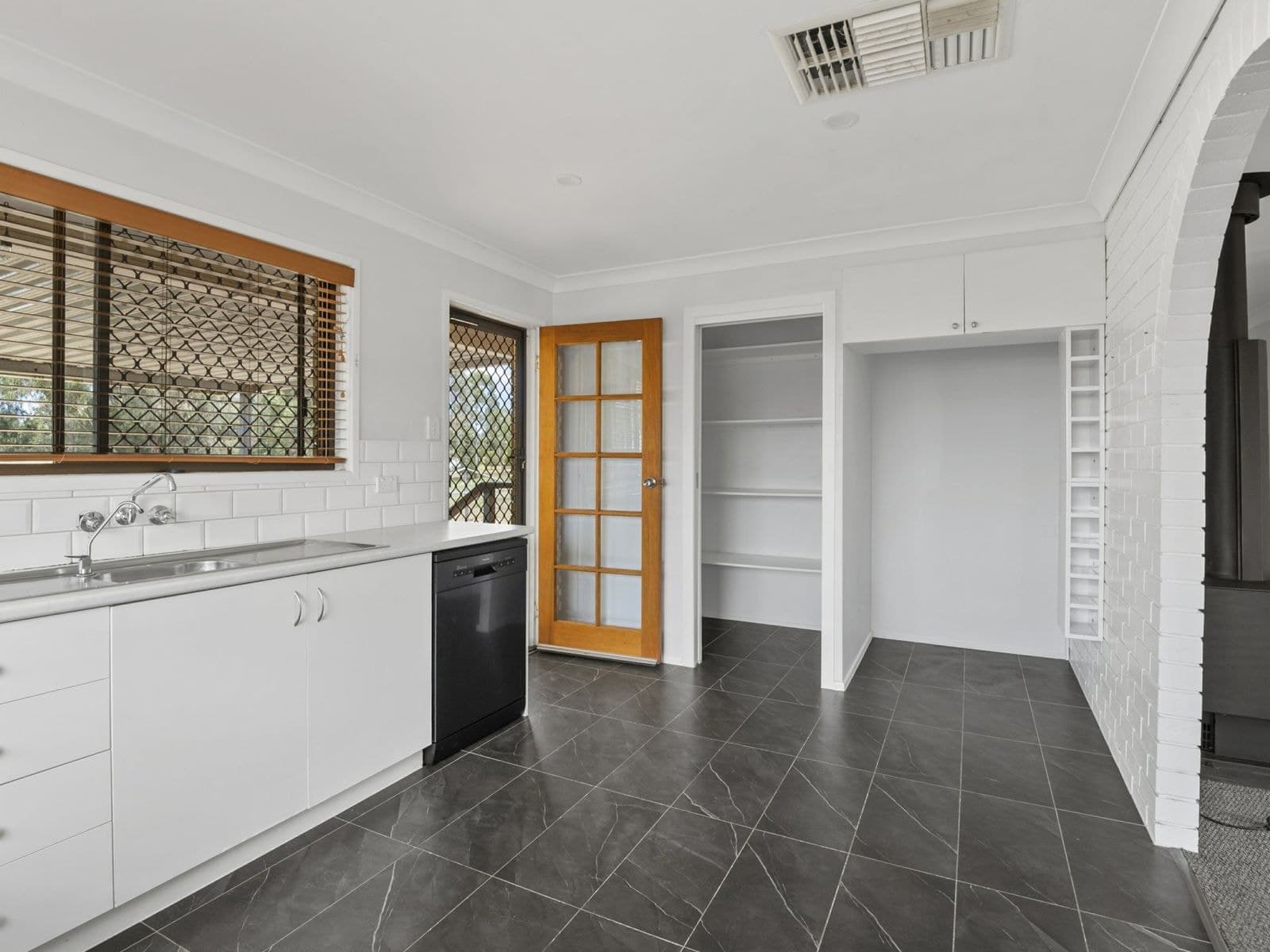 8 Bell Street, Rosenthal Heights - Thumbnail 8