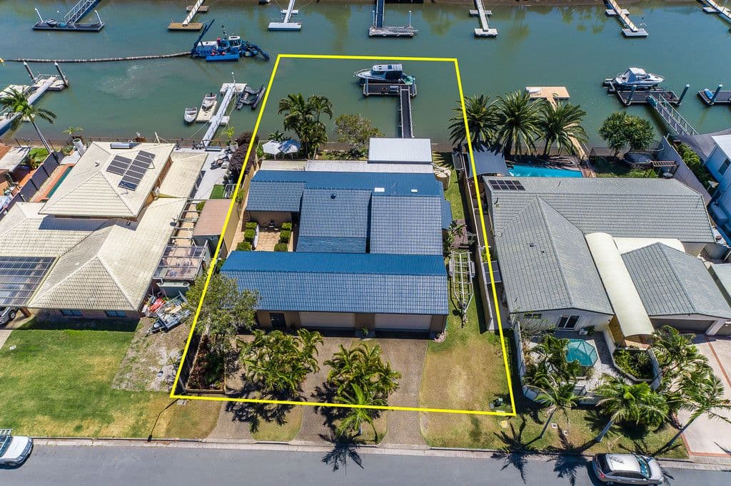 19 Courageous Court, Newport QLD 4020, Newport - Thumbnail 2