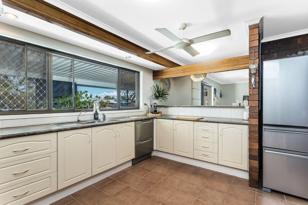19 Courageous Court, Newport QLD 4020, Newport - Thumbnail 8