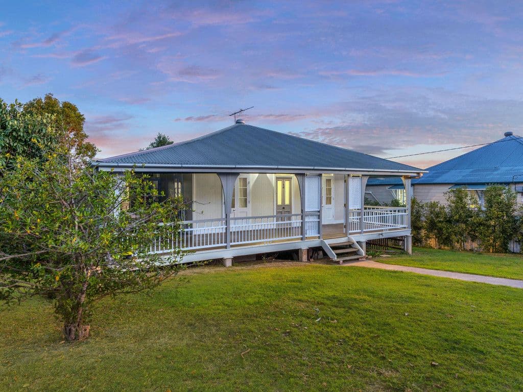111 Victor Street, Holland Park QLD 4121, Holland Park - Image 1