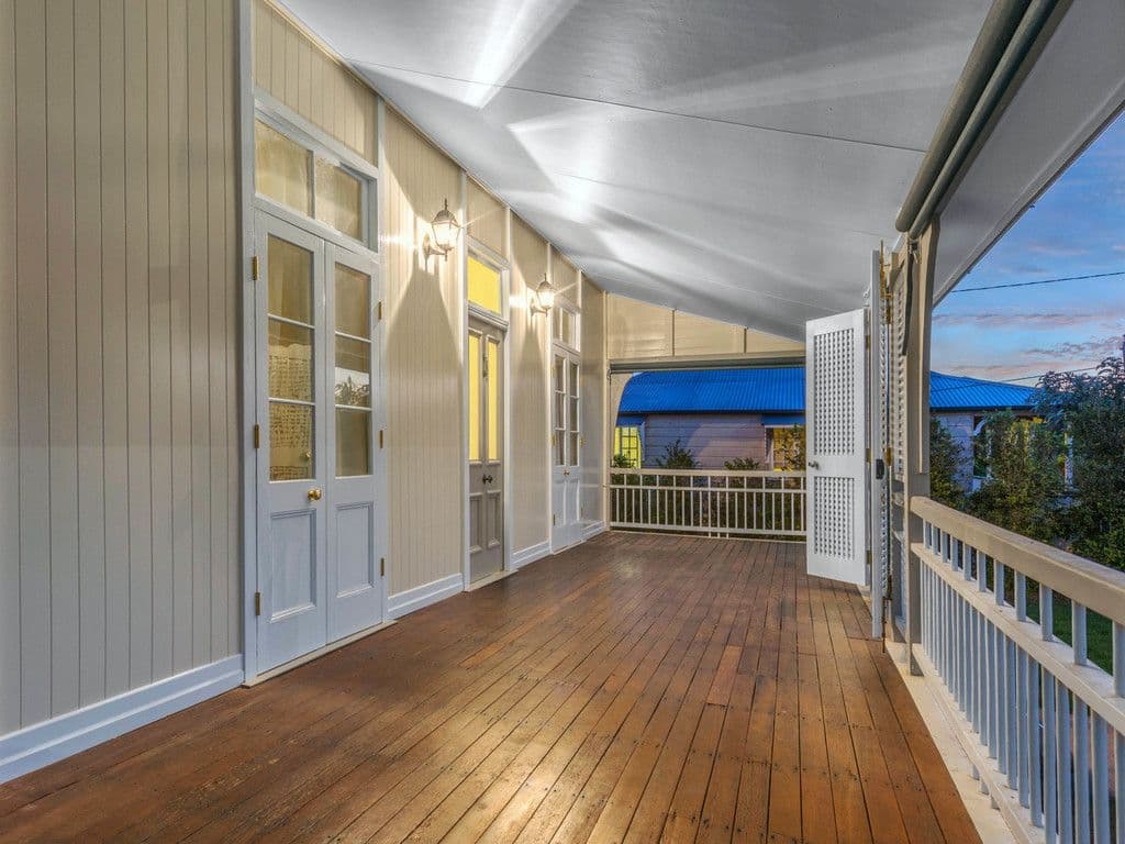 111 Victor Street, Holland Park QLD 4121, Holland Park - Thumbnail 2