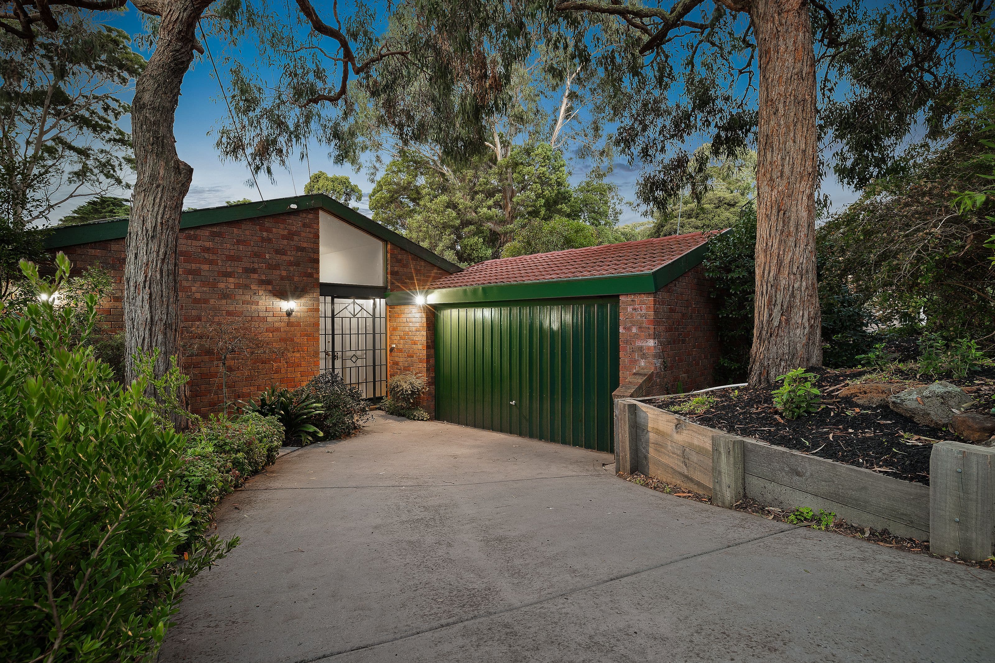 21 Greenways Road, Glen Waverley VIC 3150, Glen Waverley - Image 1