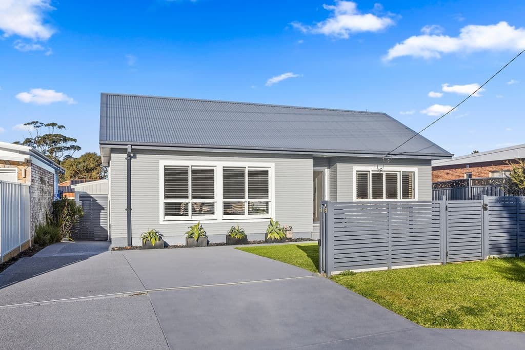 27 Colgong Crescent, Towradgi - Image 1