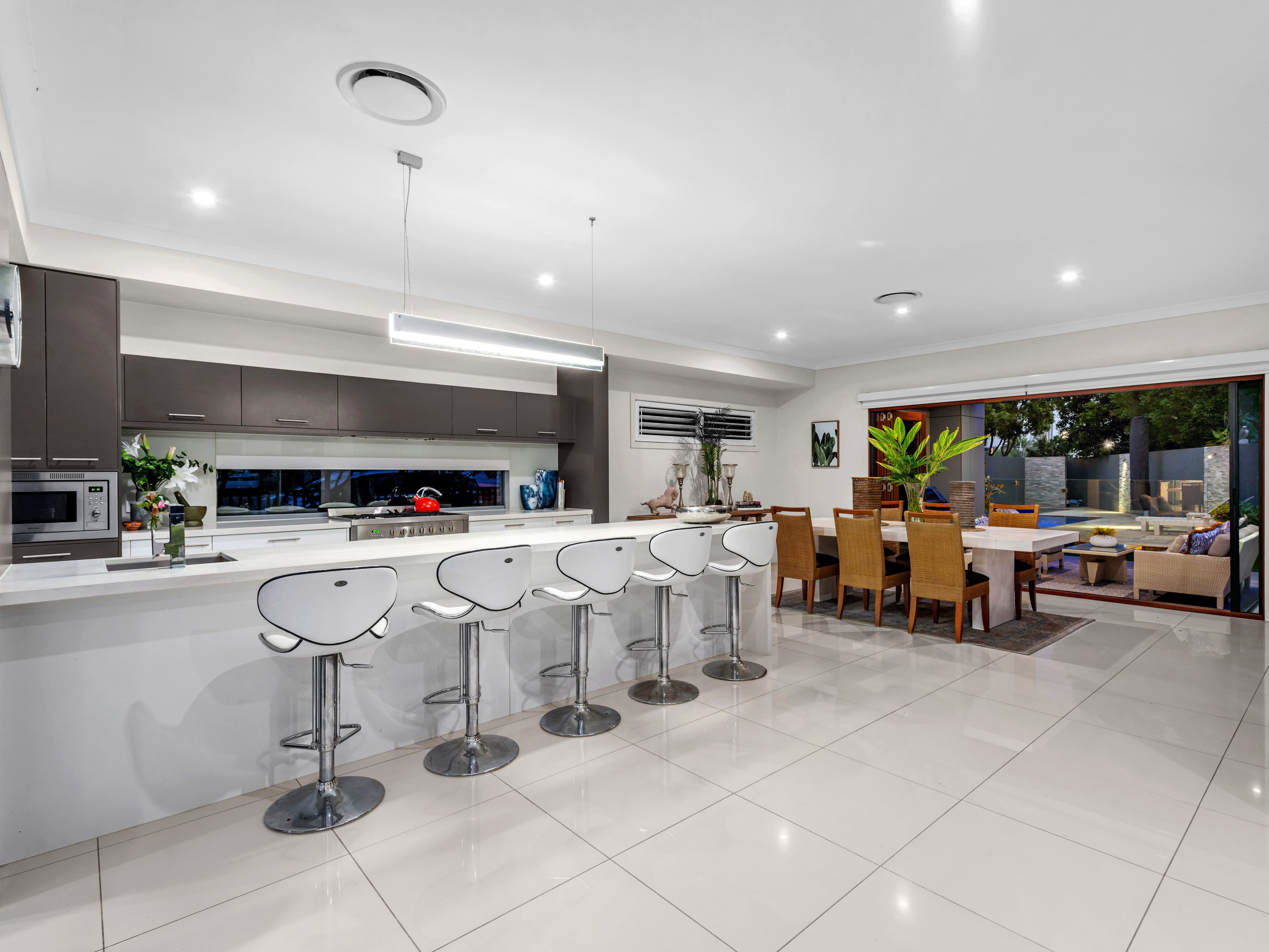 27 Bulimba Parade, Bulimba QLD 4171, Bulimba - Thumbnail 2