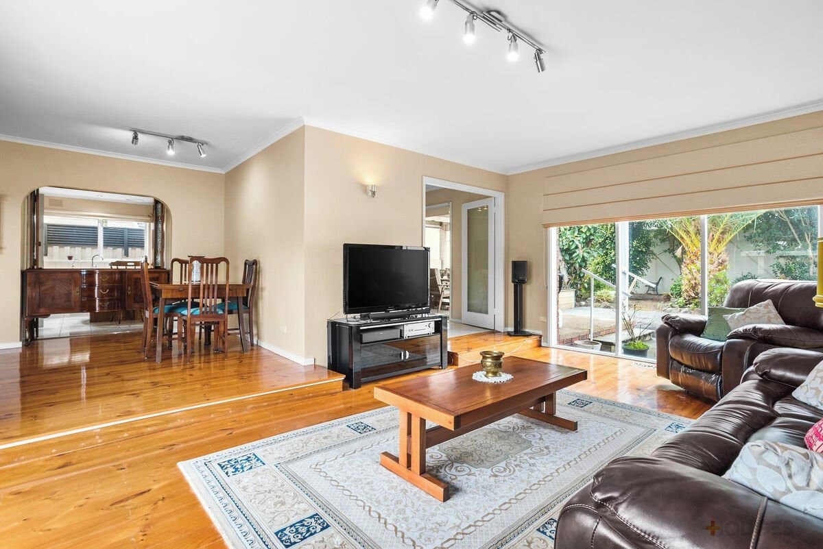50 Snowdon Drive, CHELTENHAM, VIC, 3192, Cheltenham - Thumbnail 2