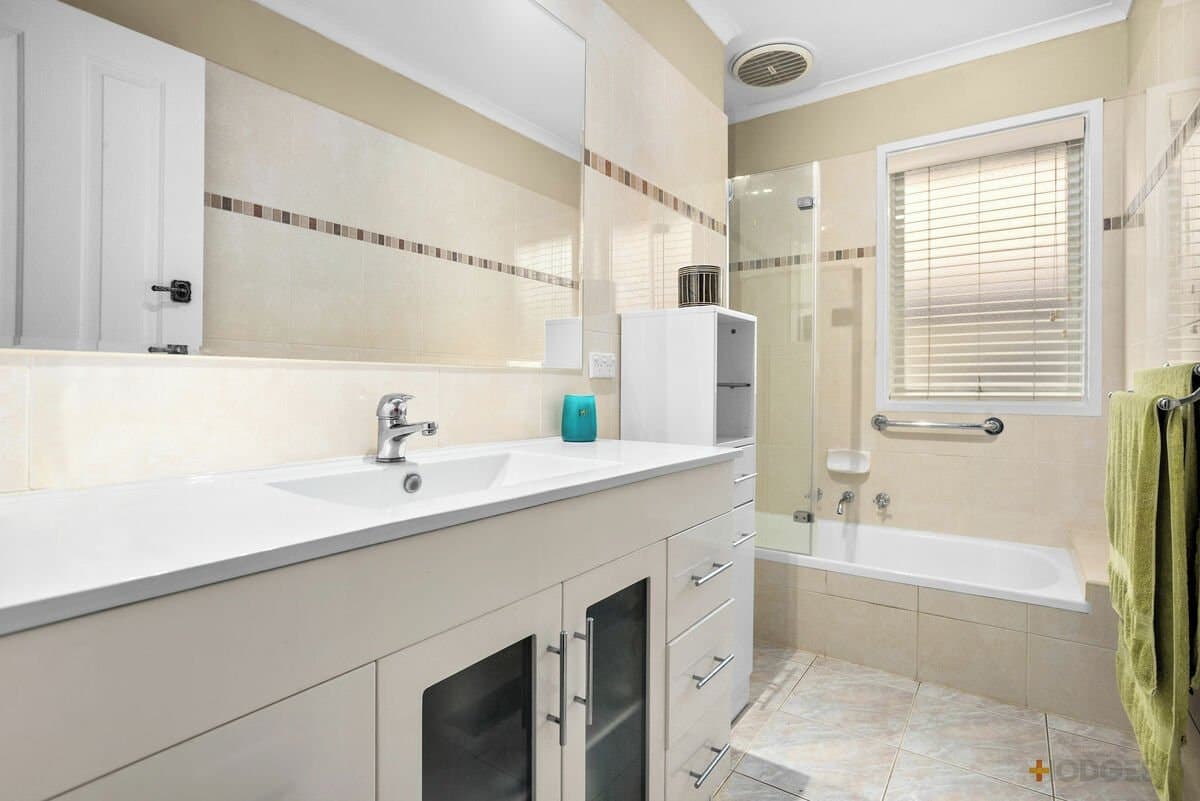 50 Snowdon Drive, CHELTENHAM, VIC, 3192, Cheltenham - Thumbnail 5