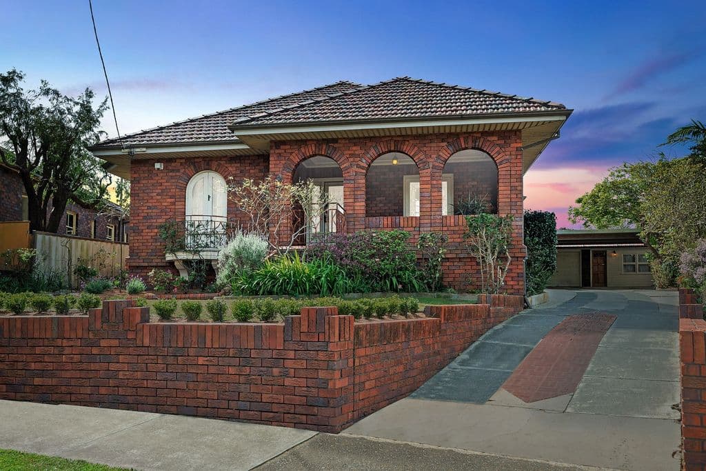 10 Hugh Avenue, Dulwich Hill - Image 1