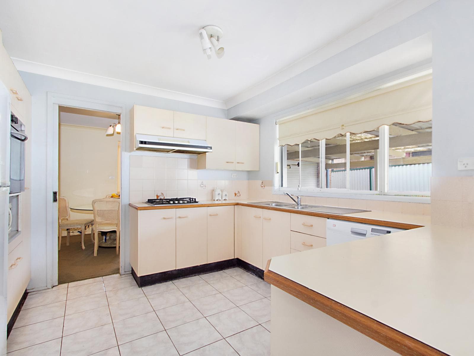 34 Goddard Crescent, Quakers Hill, Quakers Hill - Thumbnail 3