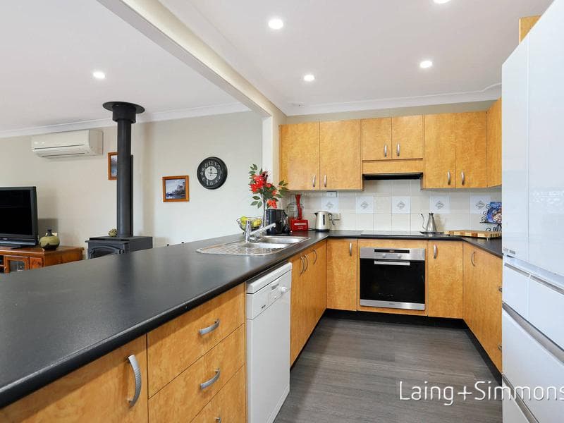 17 Solander Road, Kings Langley, Kings Langley - Thumbnail 3