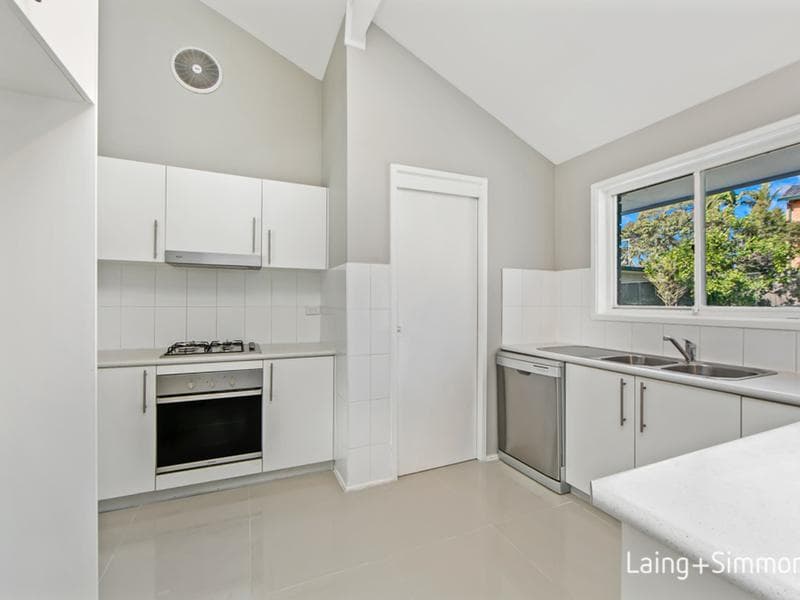 85 Whitby Road, Kings Langley, Kings Langley - Thumbnail 4