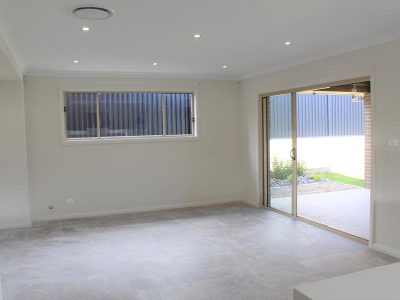 80 Kingsford Smith Avenue, Middleton Grange, Middleton Grange - Thumbnail 2