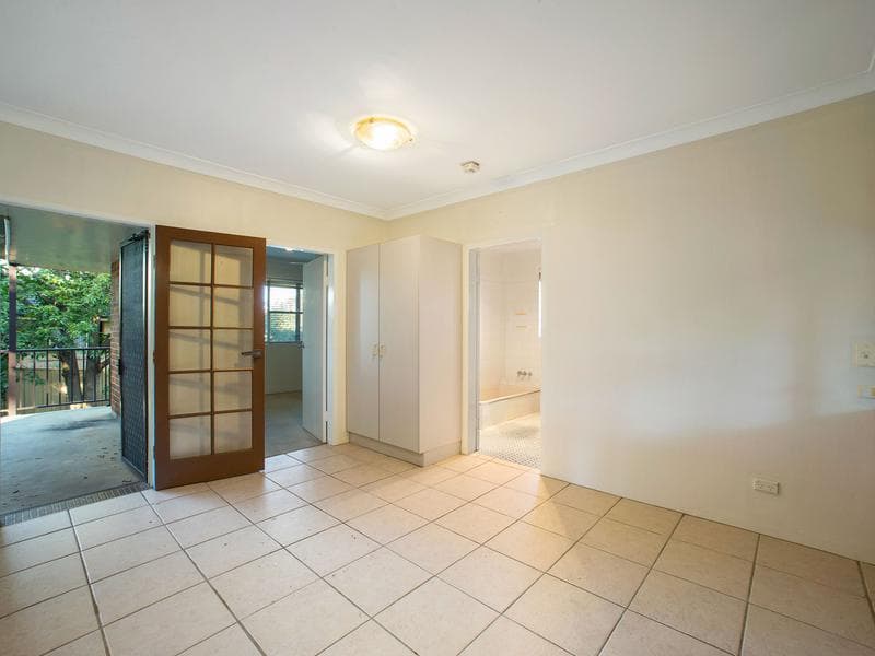 8/574																										New South Head Road, cnr St Mervyns Ave
														
								Point Piper, NSW 2027, Port Macquarie - Thumbnail 2