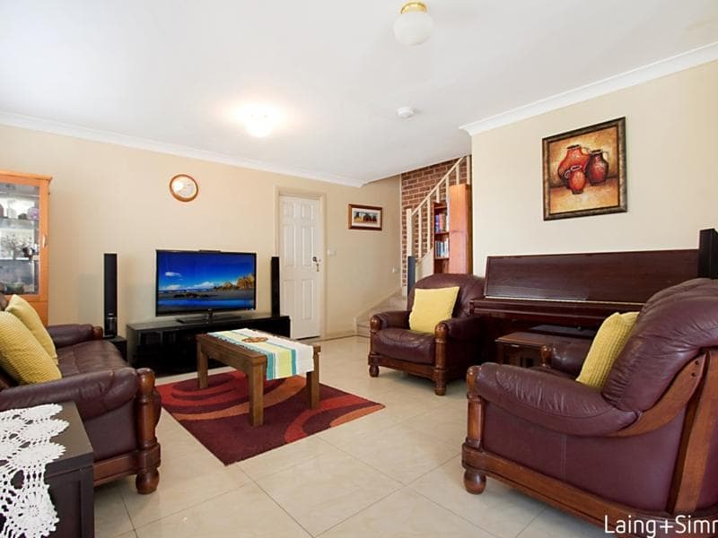 1/6 Carinya Road, Girraween, Girraween - Thumbnail 2