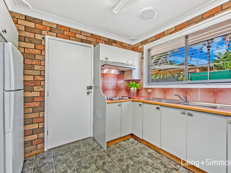 12 Molyneaux Avenue, Kings Langley, Kings Langley - Thumbnail 4