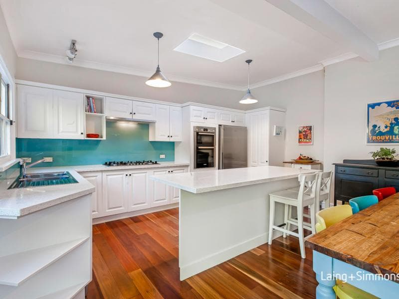 8/574																										New South Head Road, cnr St Mervyns Ave
														
								Point Piper, NSW 2027, Pennant Hills - Thumbnail 3
