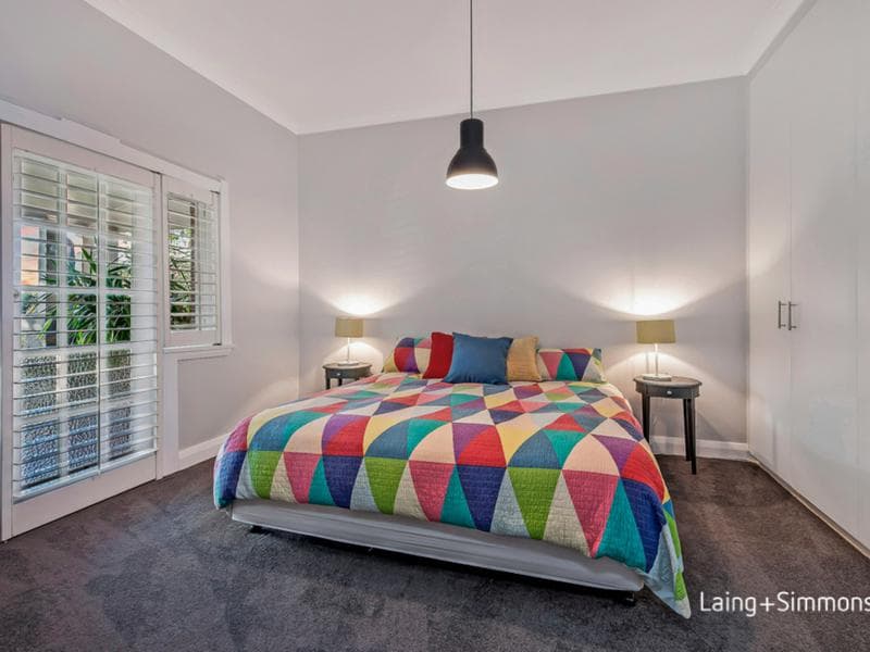 8/574																										New South Head Road, cnr St Mervyns Ave
														
								Point Piper, NSW 2027, Pennant Hills - Thumbnail 5