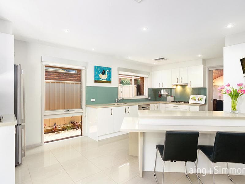 41 Joseph Banks Drive, Kings Langley, Kings Langley - Thumbnail 3