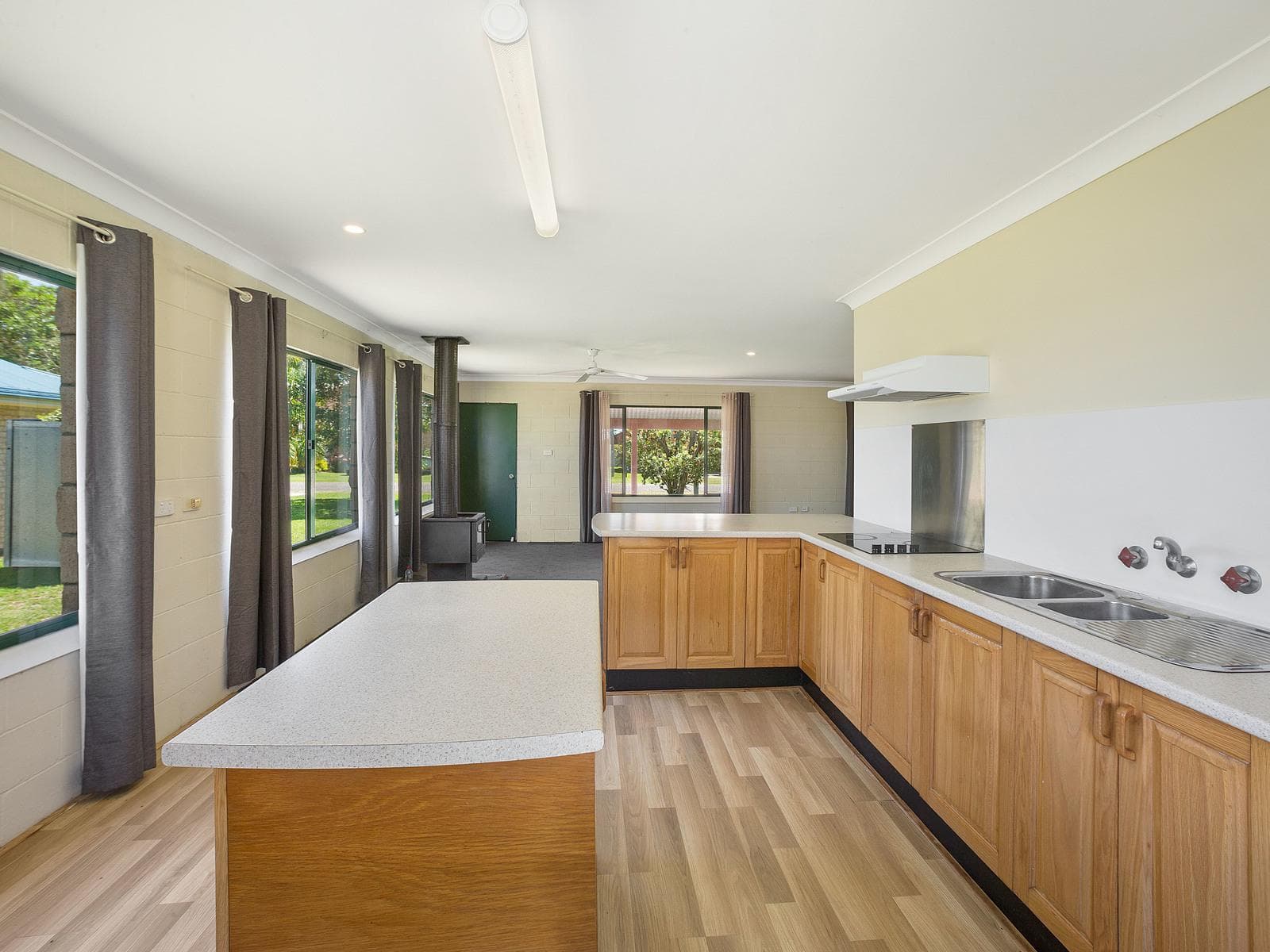 96 Riverside Drive, Port Macquarie, Port Macquarie - Thumbnail 4