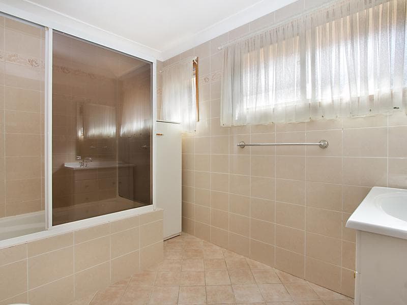 28 Bombala Crescent, Quakers Hill, Quakers Hill - Thumbnail 5