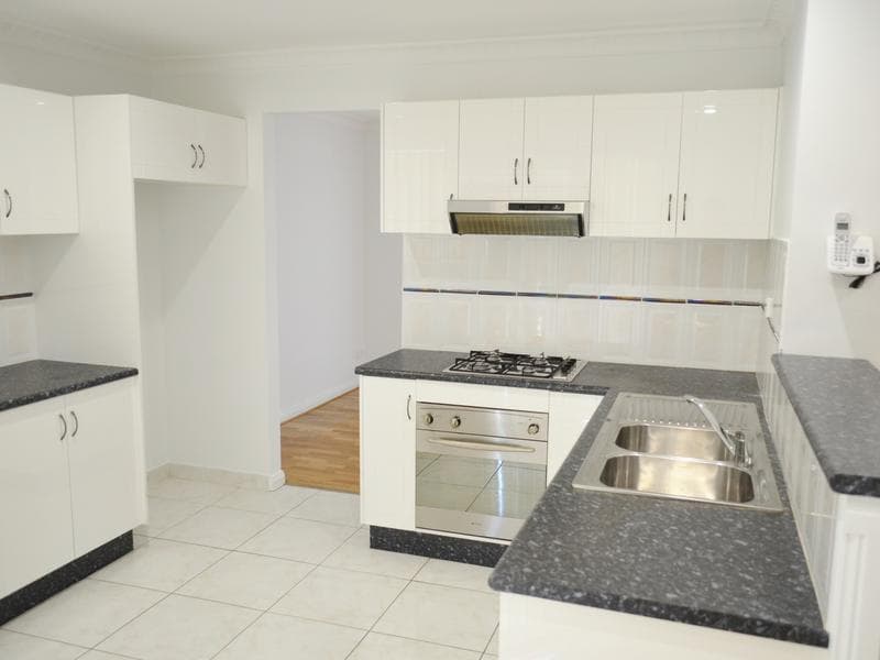 4 Philippa Close, Cecil Hills, Cecil Hills - Thumbnail 2